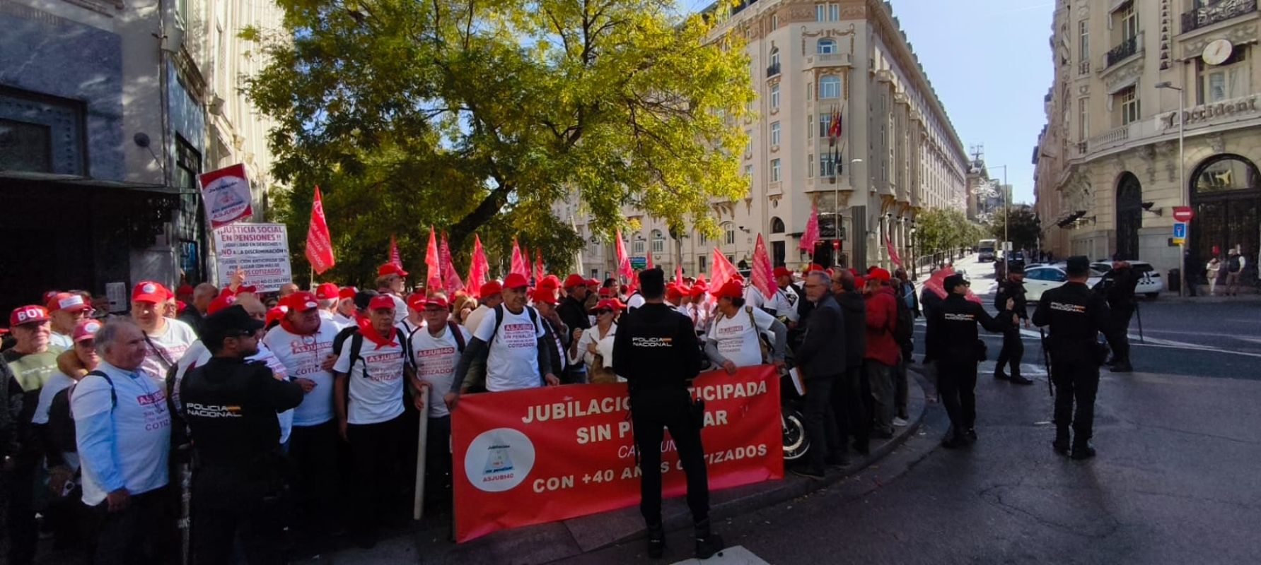 Podemos, ERC y BNG apoyan a Asjubi40 en la calle y el Parlamento el día antes de la votación clave