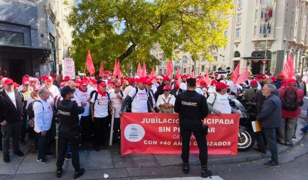 Ofensiva de BNG y EH Bildu para acelerar la despenalización de pensión en largas carreras