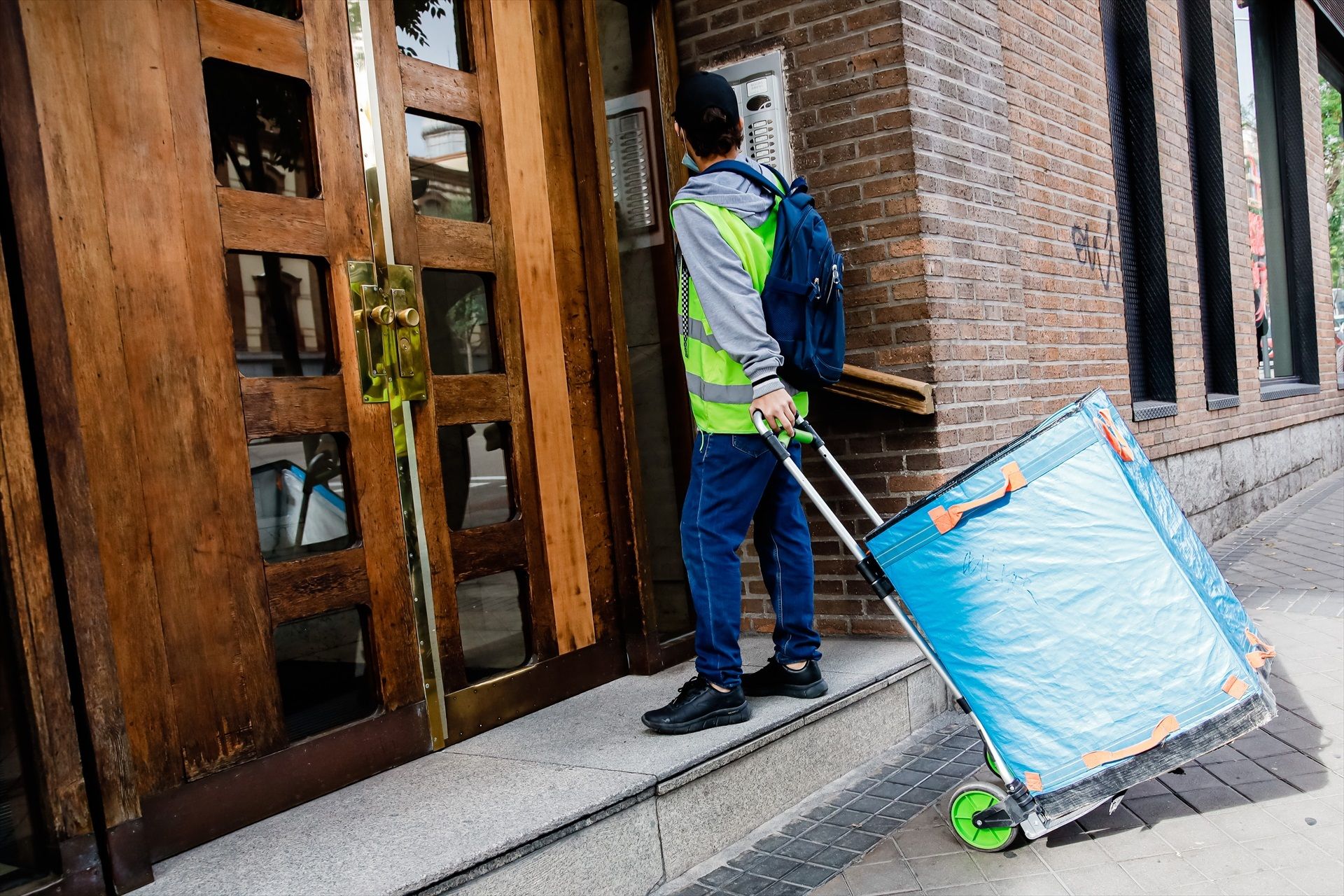 El engaño de las entregas fallidas: cuando el repartidor no pasa por casa