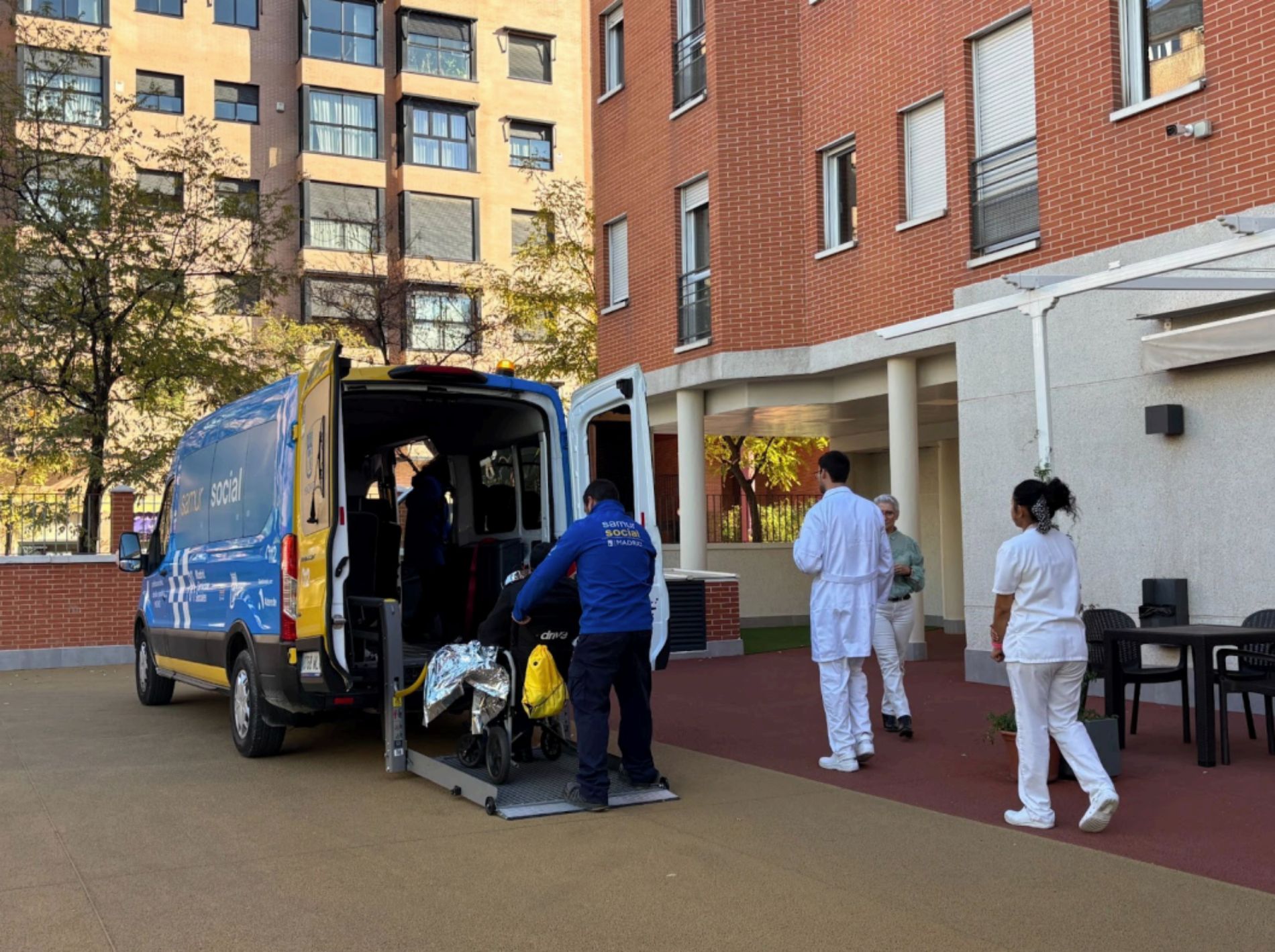 Realizan un simulacro de inundación en una residencia de mayores de Madrid
