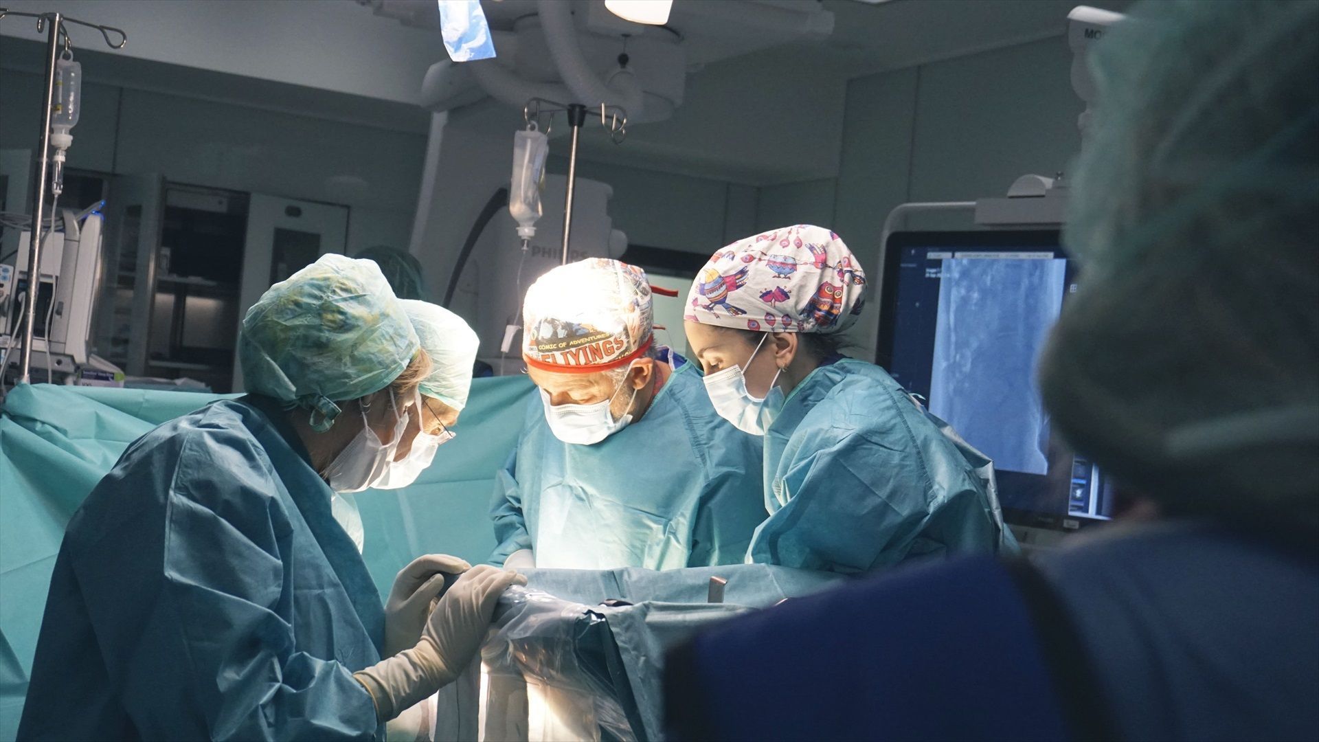 Logran que un riñón de cerdo funcione dos meses en un hombre con muerte cerebral