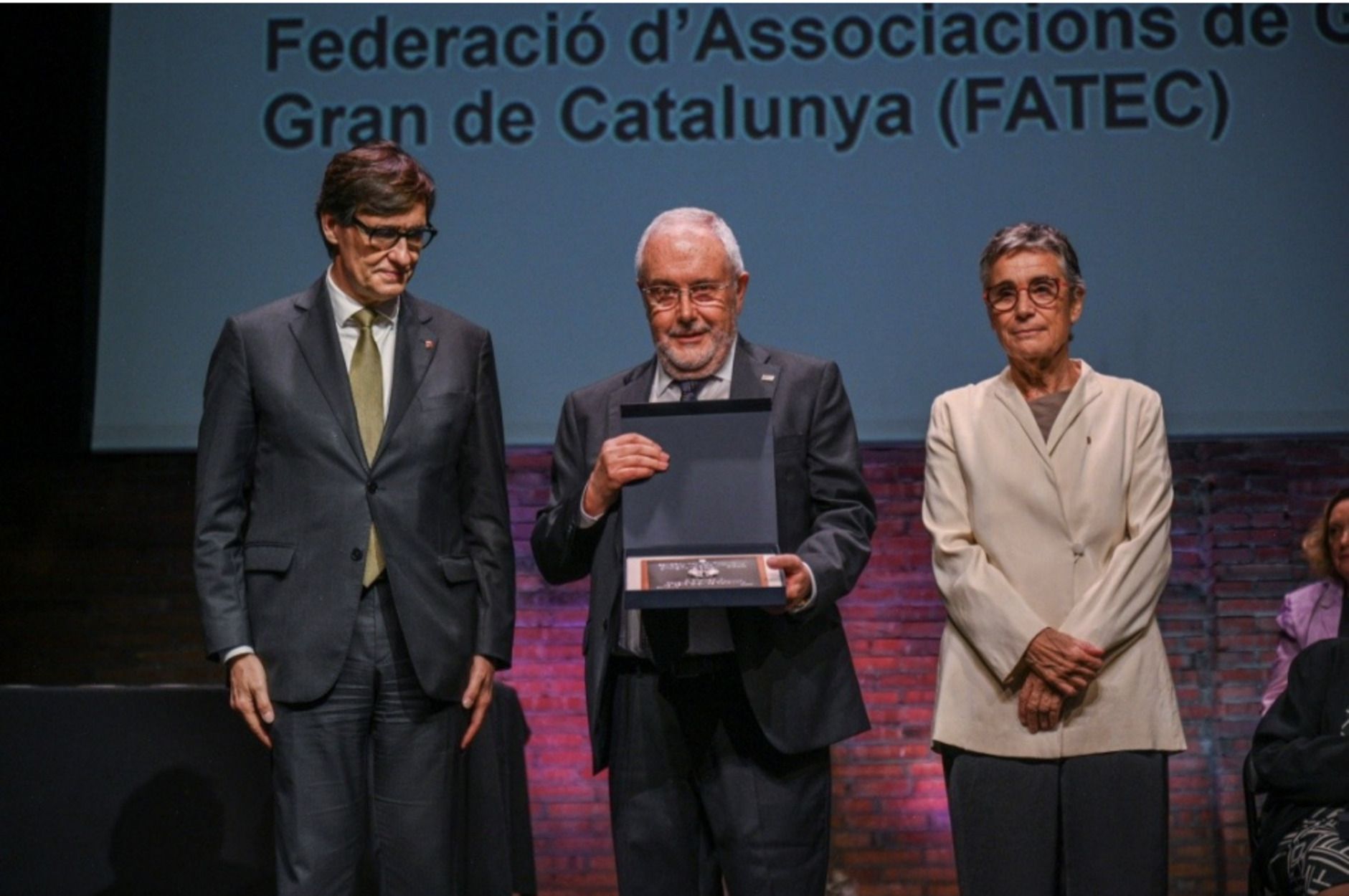 FATEC recibe la Placa Josep Trueta por su labor en la defensa de la salud y bienestar de los mayores