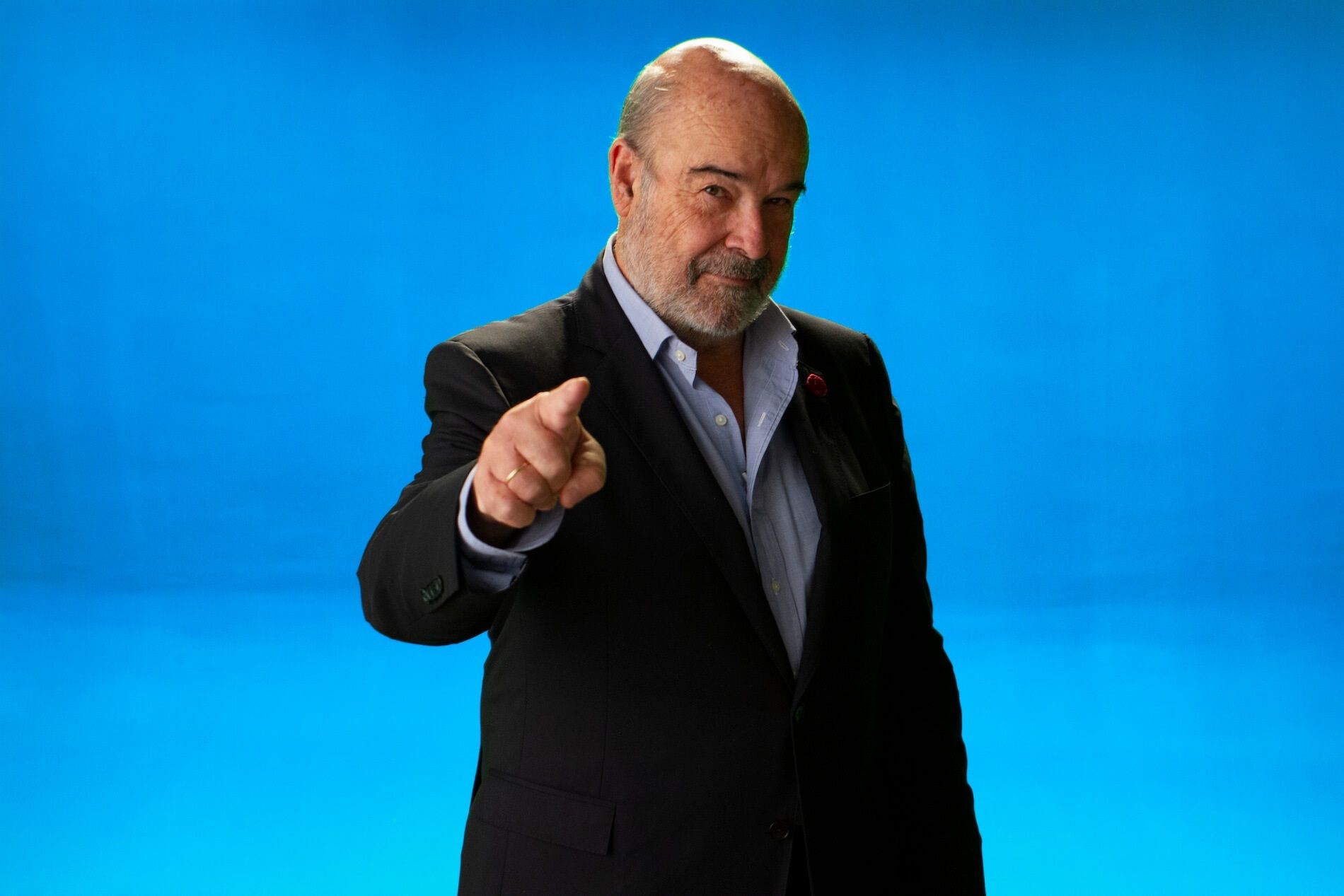 La CNMV multa a X (Twitter) por anuncios de falsas inversiones suplantando a famosos