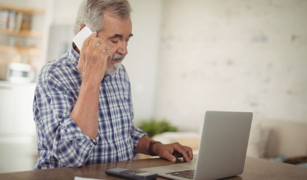 OCU alerta de un fraude telefónico con números 807 que imitan servicios de atención al cliente
