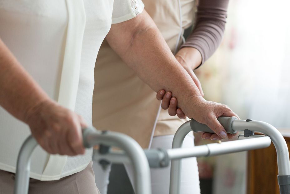 La Comunidad de Madrid se une al Colegio de Médico para acelerar los trámites de la dependencia. BigS