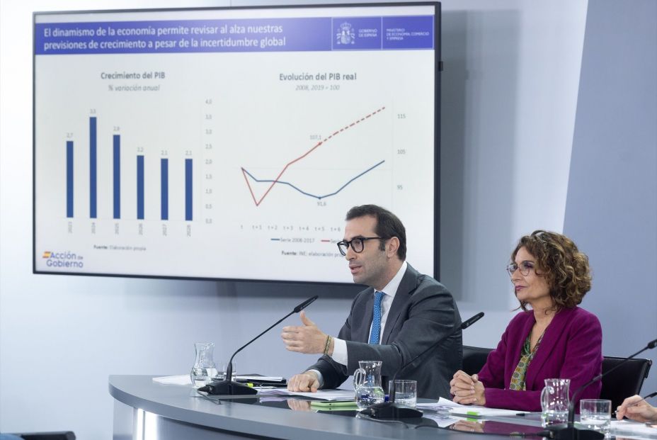El Gobierno eleva el 'techo de gasto' al récord de 216.177 millones en 2026 El Gobierno eleva el 'techo de gasto' al récord de 216.177 millones en 2026