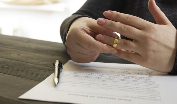 Esto es lo que pasa si donas dinero a tu hijo y luego se divorcia
