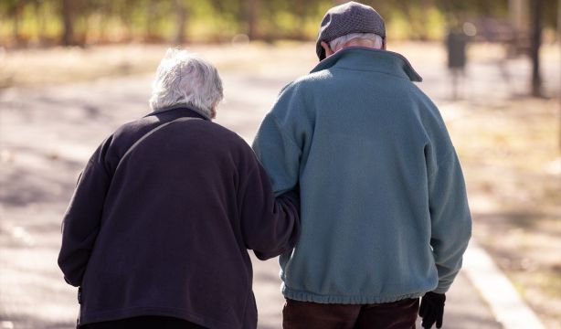 Cuántos años creen los españoles que podrán vivir con buena salud