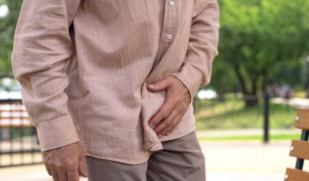 Las infecciones urinarias se reducen un 27% en las residencias de mayores. Foto: Bigstock.
