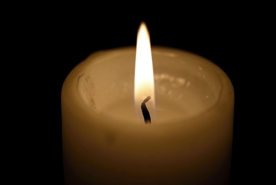 El truco para arreglar una vela que se hunde por el centro