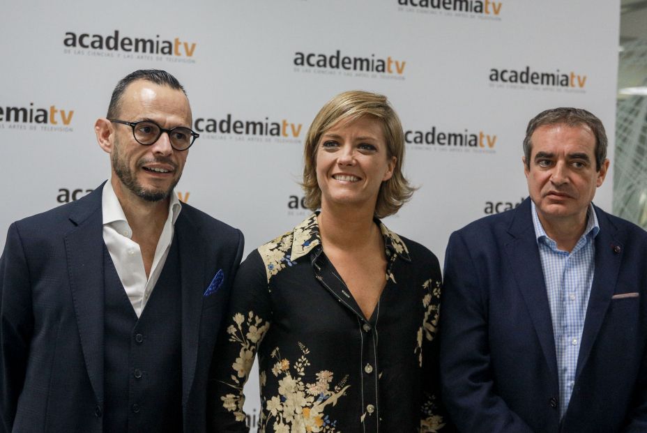 El vicepresidente y miembro del Comité Organizador del debate Pedro Olloqui; la presidenta de la Academiatv y directora del debate María Casado y el vicepresidente y miembro del Comité Organizador del debate Fra