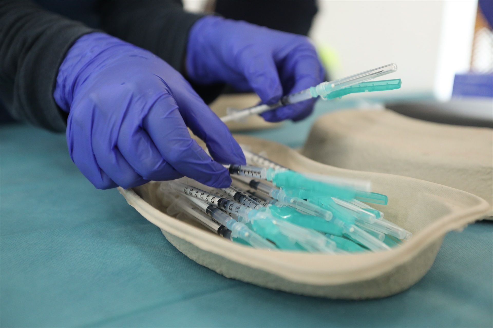 Europa recomienda vacunación y usar mascarilla en residencias por la llegada adelantada de la gripe