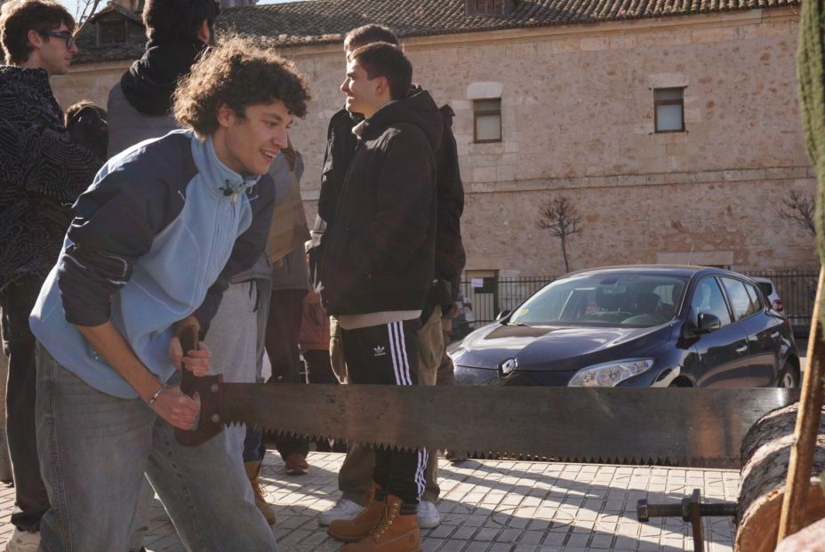 Taller de serraje. Imagen cedida por María Sirvent Soriano. Taller de serraje. Imagen cedida por María Sirvent Soriano.