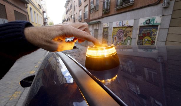 Las balizas V16 homologadas obligatorias desde el 1 de enero deben ser geolocalizables