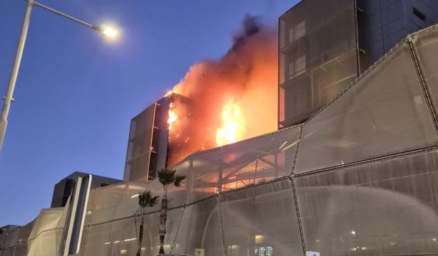 Un incendio obliga a evacuar parte del Hospital Santa Lucía de Cartagena