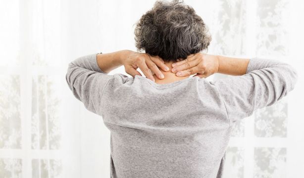 65 años y mujer penalizada