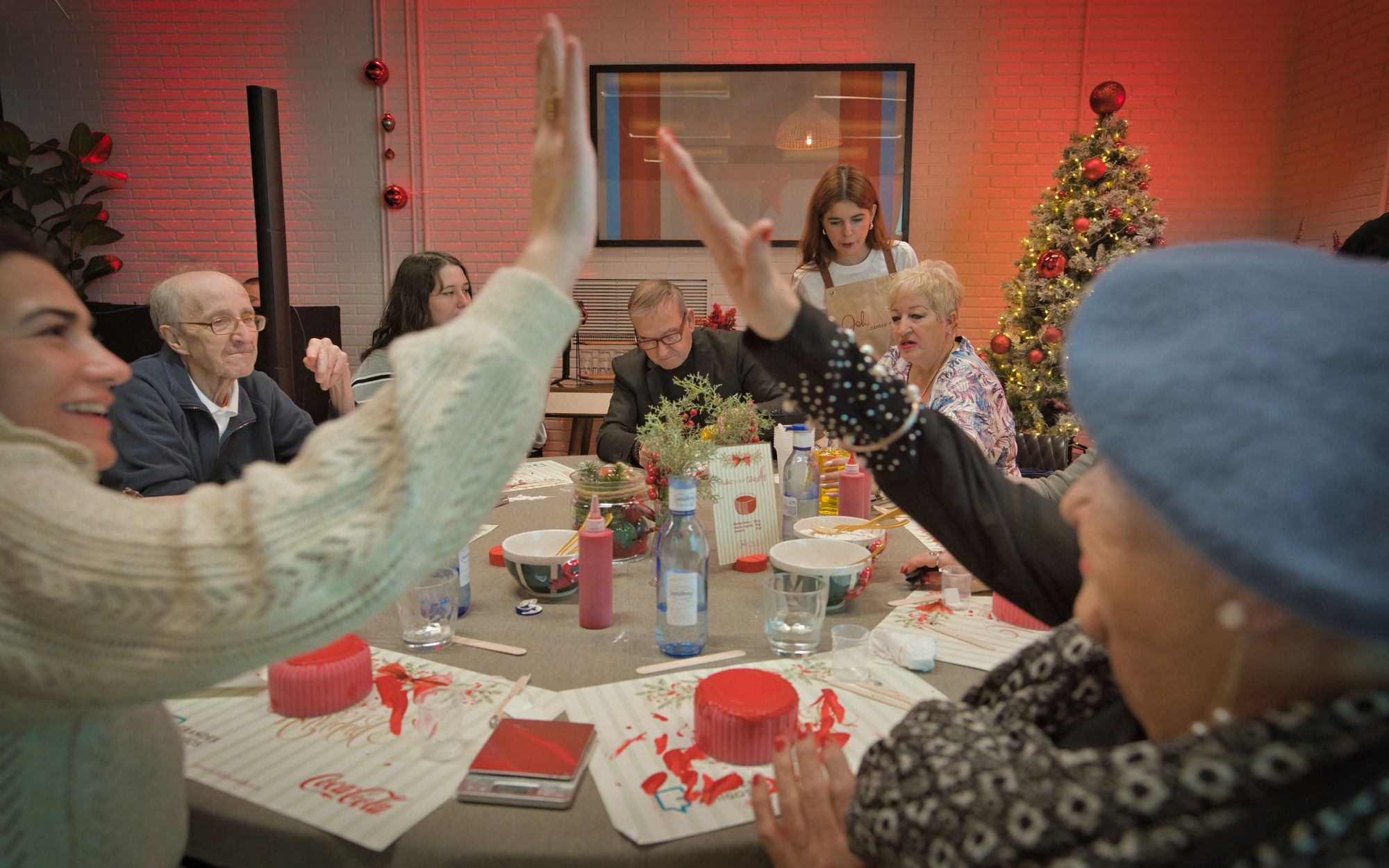 La Fundación Grandes Amigos y Coca-Cola se unen para combatir la soledad de los mayores en Navidad (Fundación Grandes Amigos)
