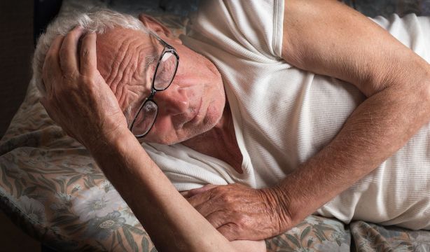 Dormir bien, clave para la salud de las personas mayores. Foto: Bigstock.