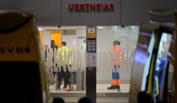 Los casos de gripe se desploman en atención primaria, pero siguen tensando los hospitales