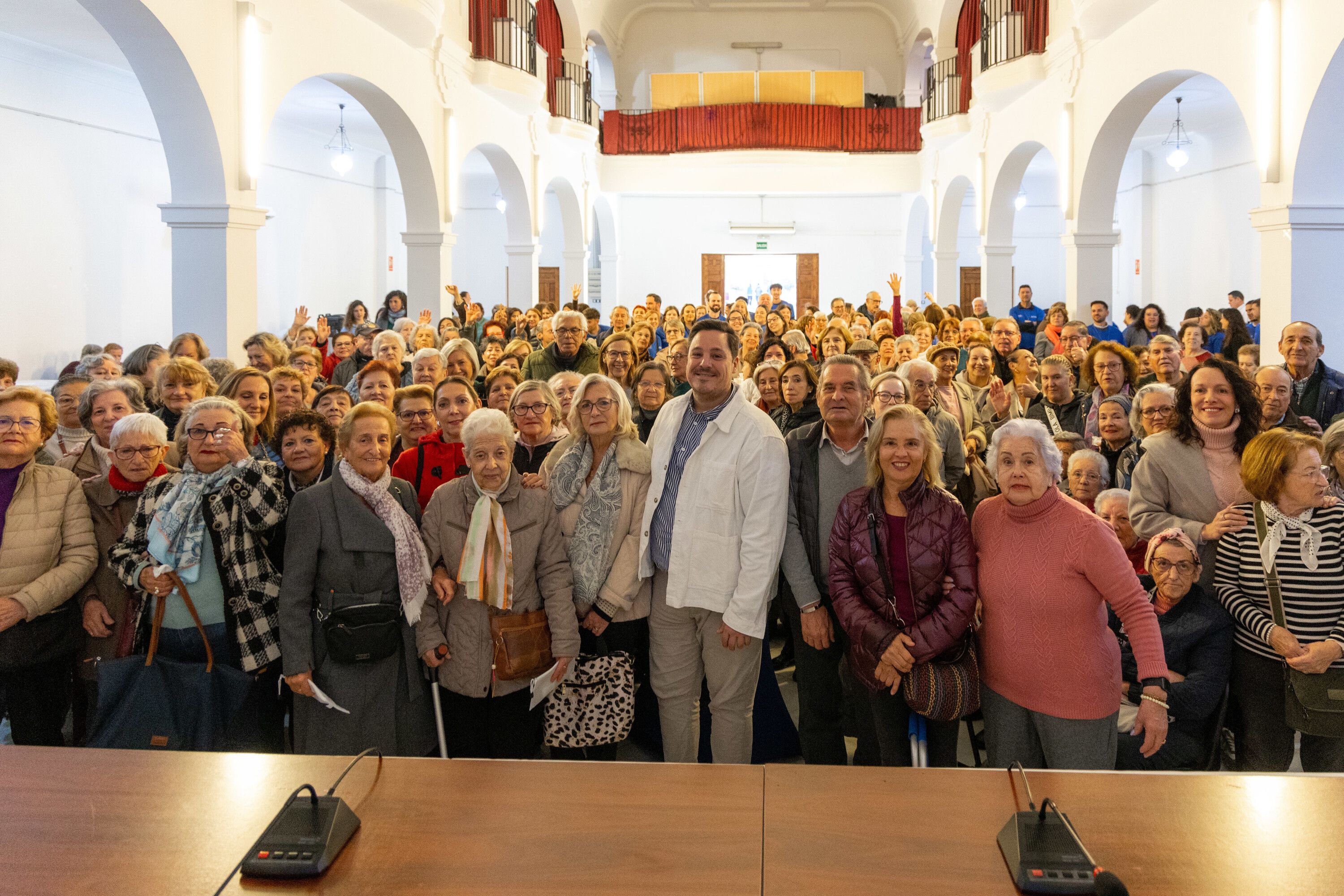 Talleres contra la soledad no deseada para mayores de Sevilla