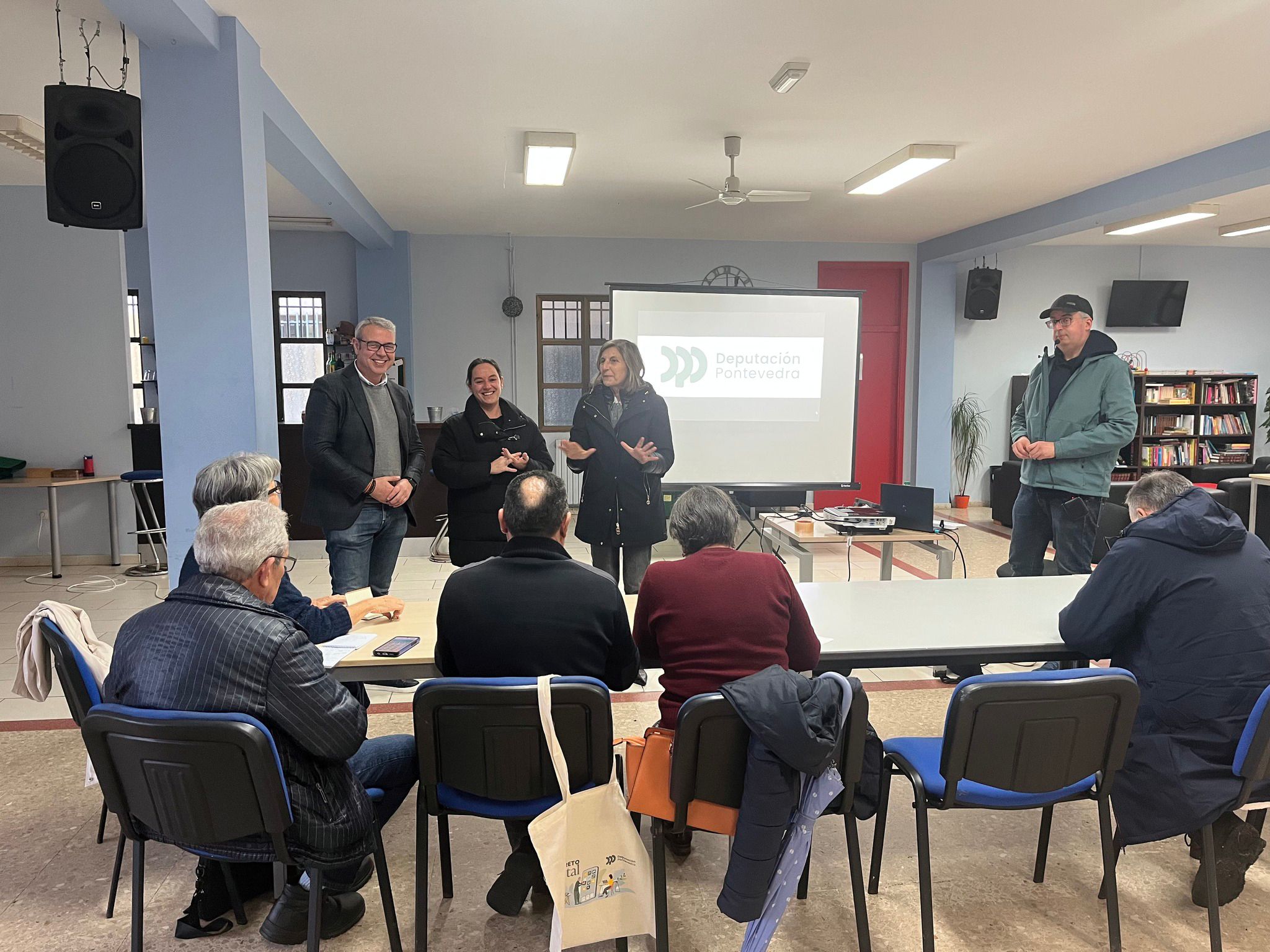 La Diputación de Pontevedra se vuelca con los mayores del rural: "Tienen mucho que aportar". Foto: Diputación de Pontevedra (Facebook)