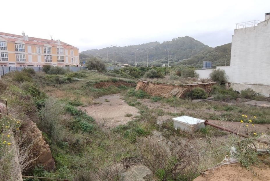 Solar de la Sareb de Es Mercadal (Menorca). Fuente: CAIB / Europa Press. Solar de la Sareb de Es Mercadal (Menorca). Fuente: CAIB / Europa Press.