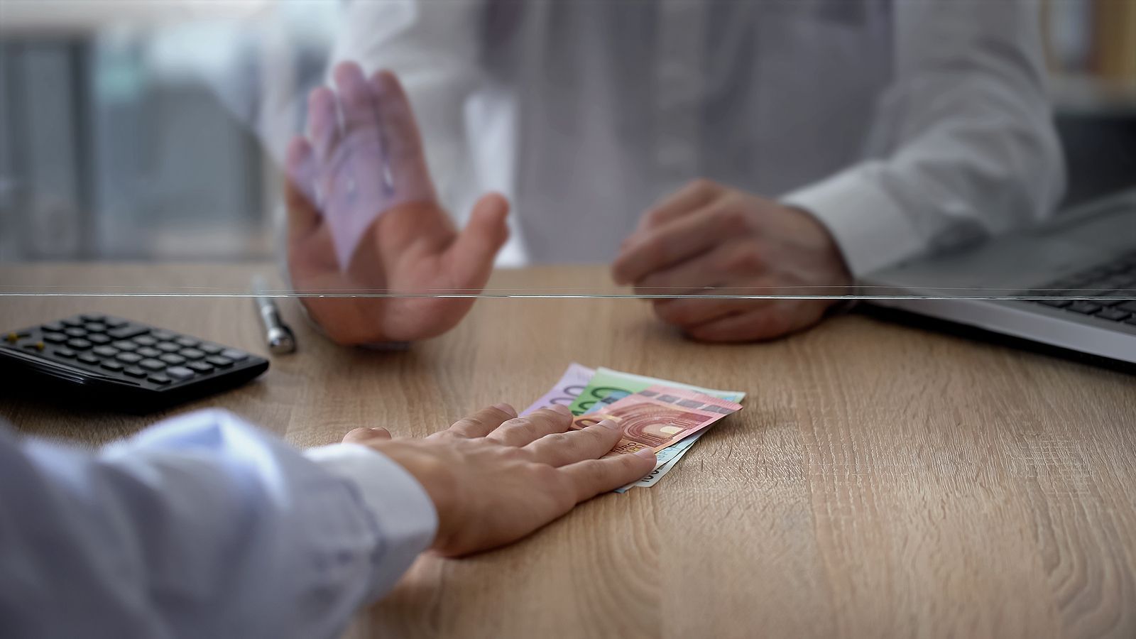 Para las personas con menos ingresos, la edad es clave para acceder a la banca Foto: bigstock