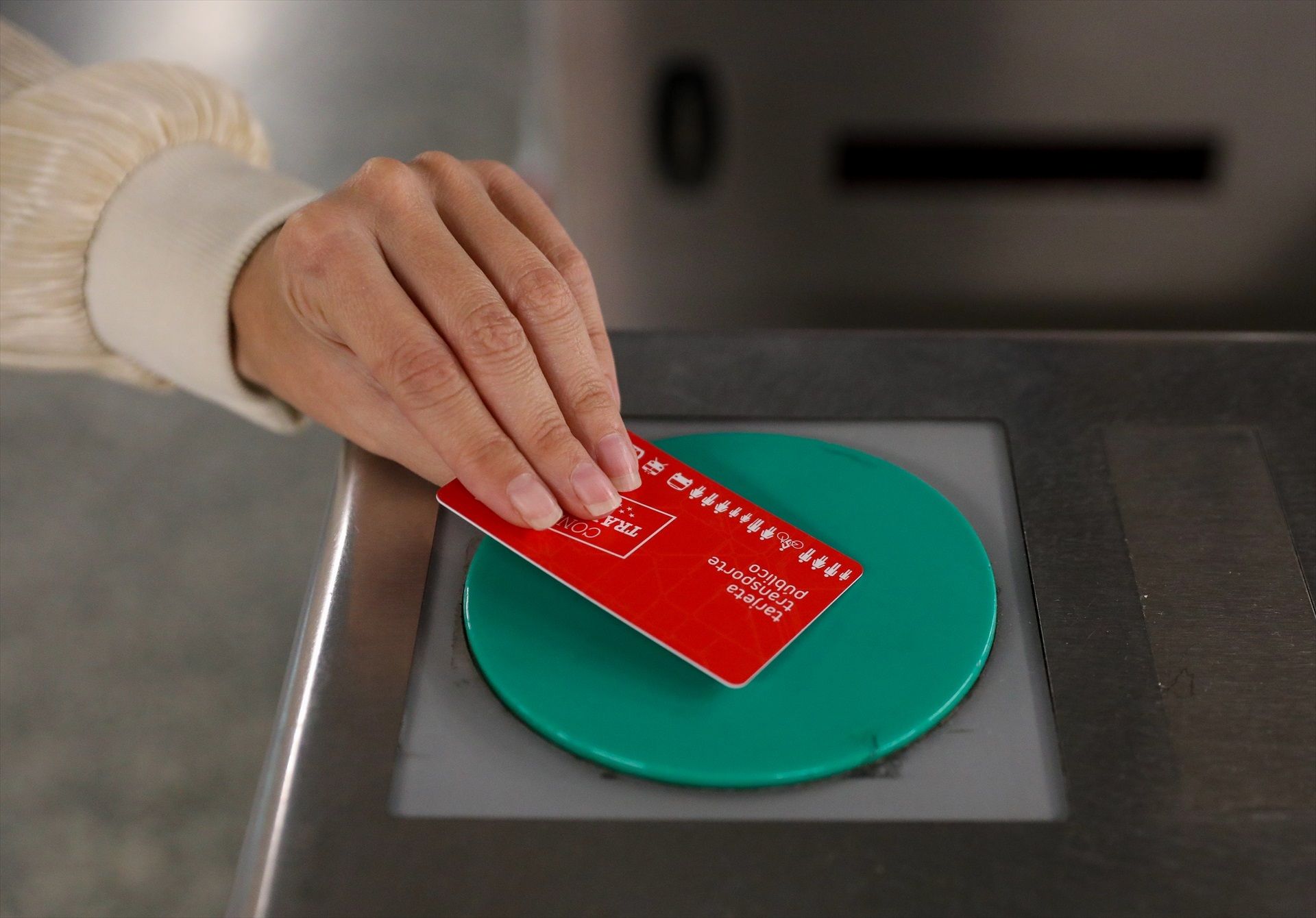 Los usuarios que no podrán renovar más su tarjeta transporte de Madrid