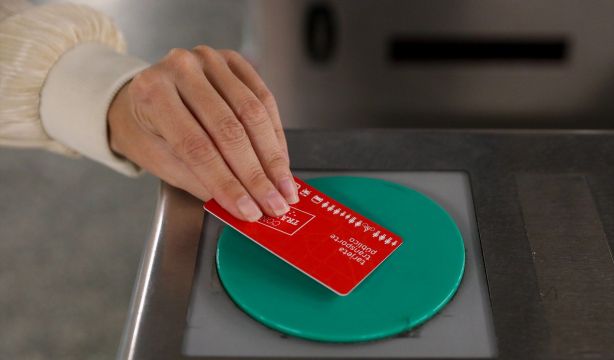 Los usuarios que no podrán renovar más su tarjeta transporte de Madrid