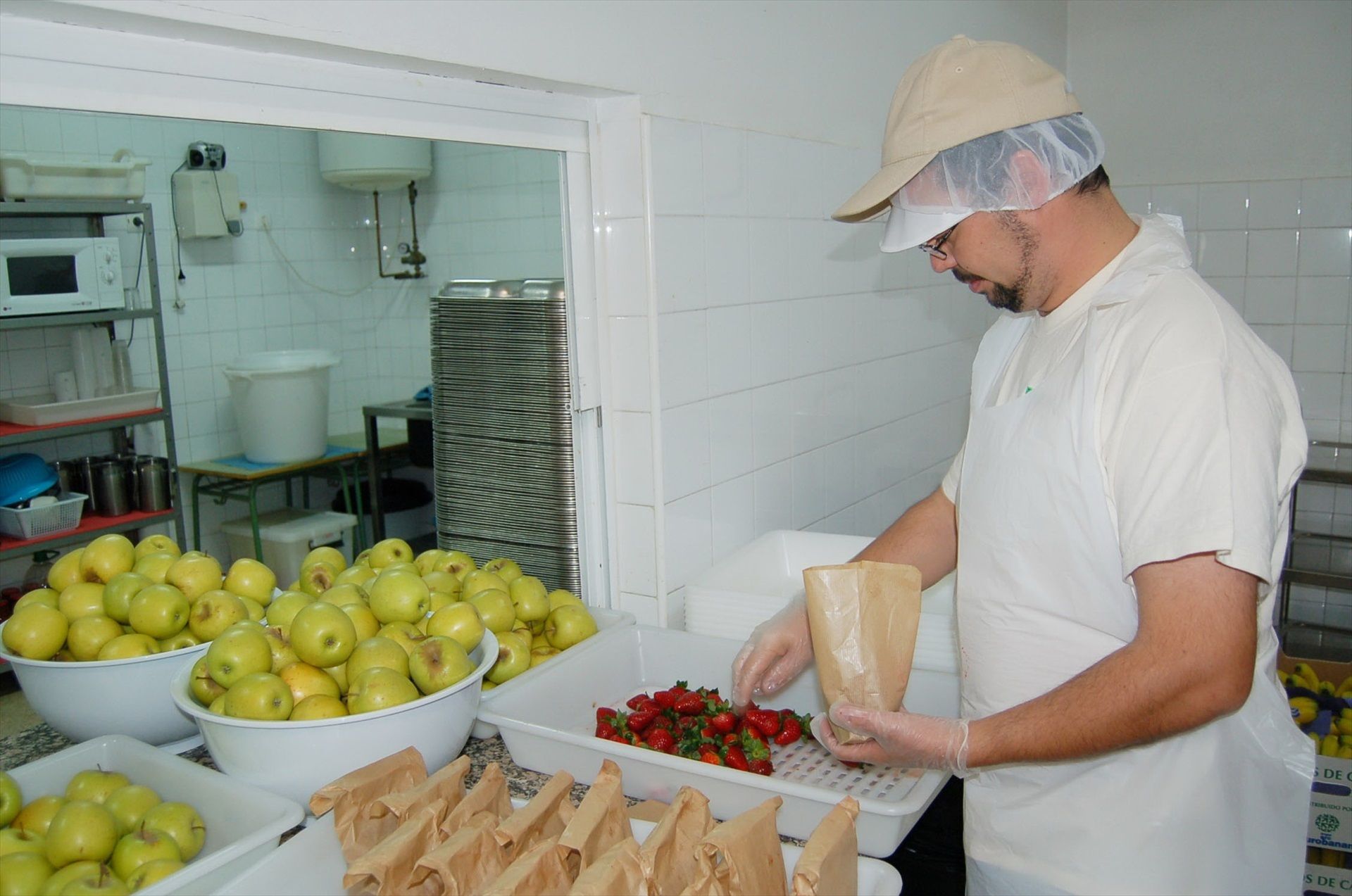 España pierde 14.358 empleos en noviembre, aunque el paro baja en 18.805 personas