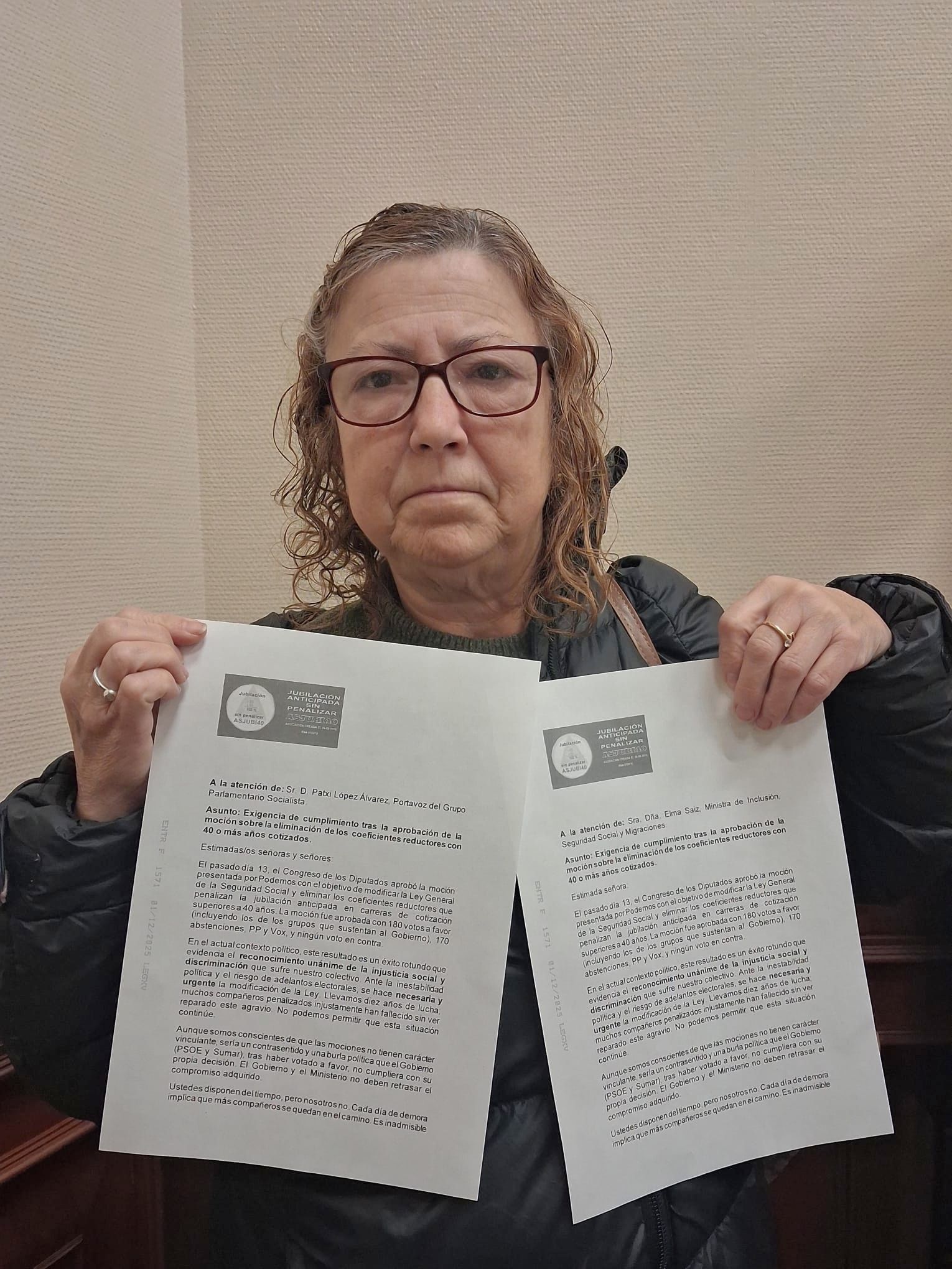 Lola Meño, Asjubi40, presenta en el Registro del Congreso cartas a los ministros y partidos políticos Lola Meño, Asjubi40, presenta en el Registro del Congreso cartas a los ministros y partidos políticos