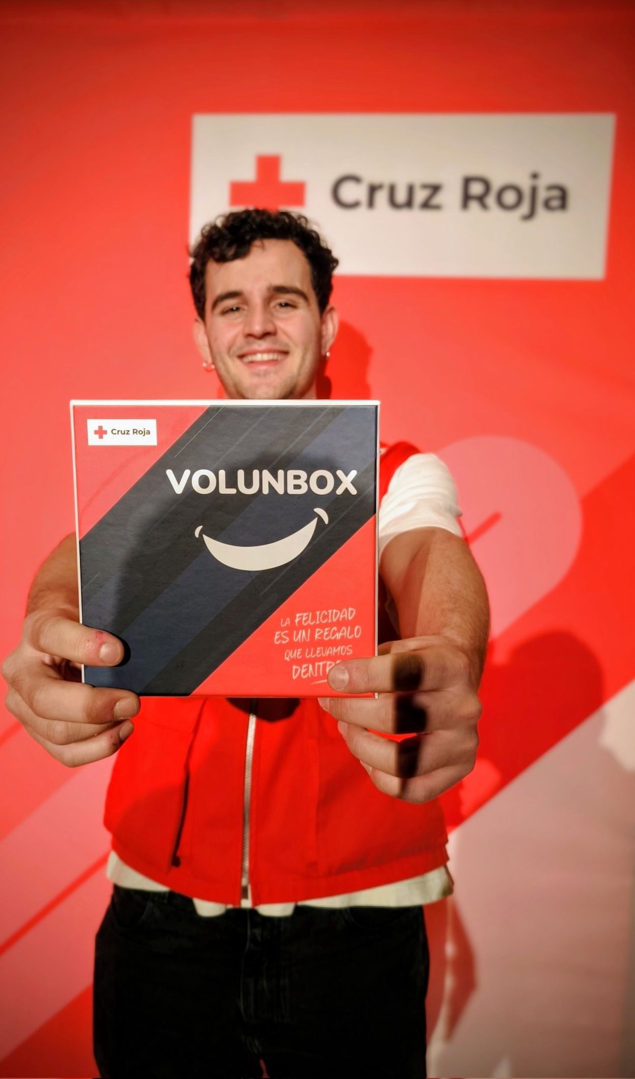 'Volunbox, regala felicidad', la caja que permite experimentar cómo es ser voluntario por un día