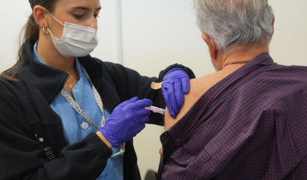¿Por qué la mitad de los mayores no se vacuna contra la gripe?