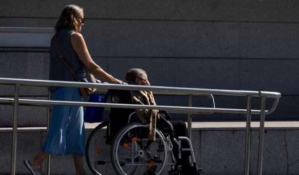 Advierten de los riesgos de la desinstitucionalización: "No debe significar que cuiden las familias" Advierten de los riesgos de la desinstitucionalización: "No debe significar que cuiden las familias"