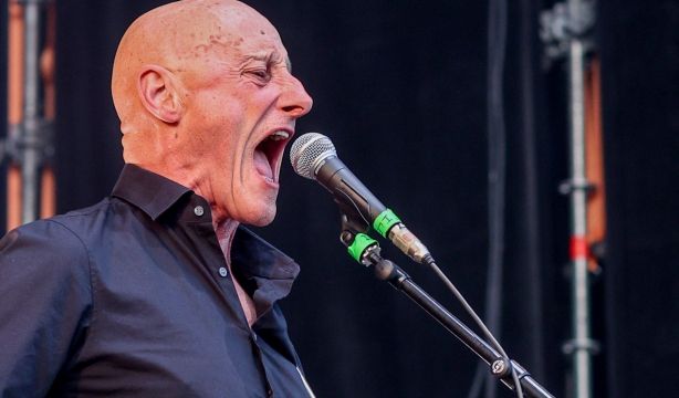 Muere Jorge Martínez, líder del grupo de rock Ilegales, a los 70 años