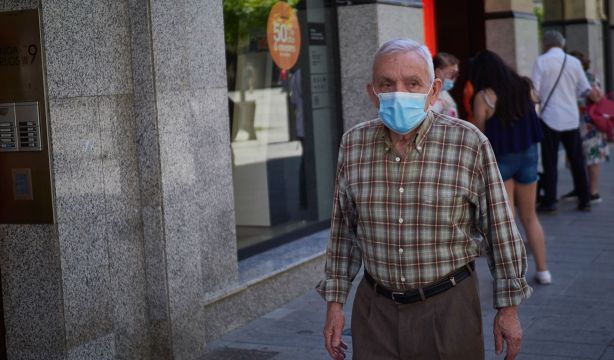 Gripe y Covid: ¿Dónde hay que tirar los test y las mascarillas?