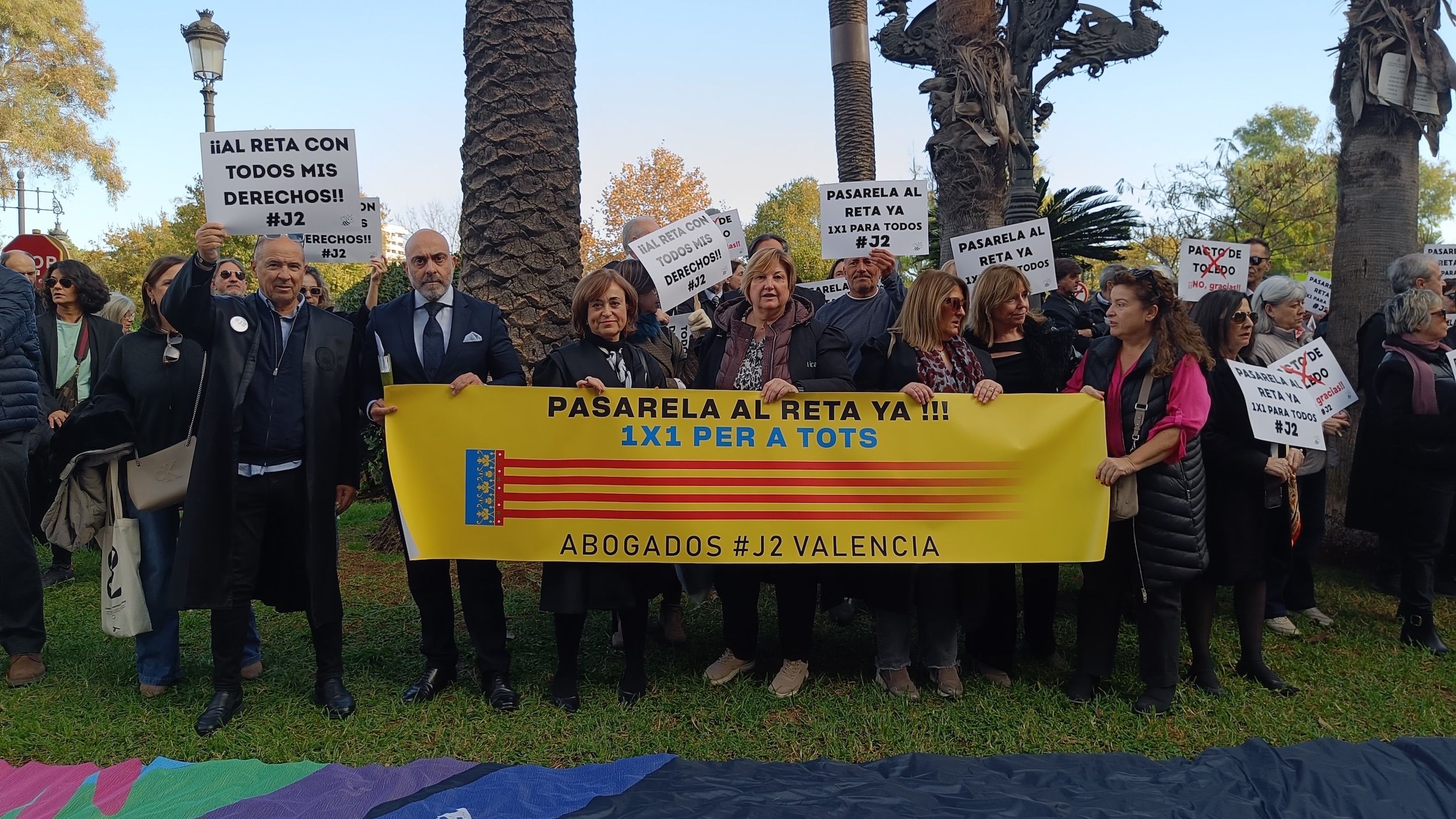 Mutualistas exigen en Valencia unas "pensiones dignas" y la pasarela al RETA