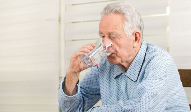 Siete grandes beneficios de beber abundante agua, según la ciencia . (Bigstock)