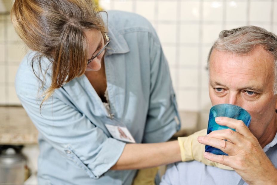 La disfagia afecta al 20% de las personas mayores. Fuente: Europa Press.