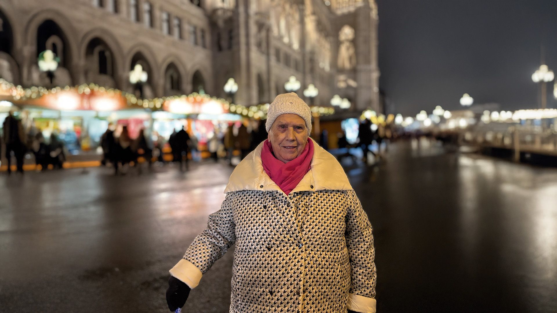 VÍDEO: Lucía cumple su sueño de visitar Viena en Navidad a los 85 años