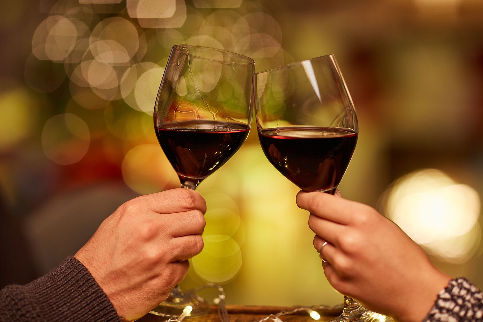 Qué vino servir en cada momento de la cena navideña: los 10 mejores