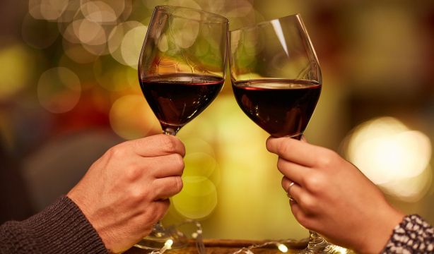 Qué vino servir en cada momento de la cena navideña: los 10 mejores