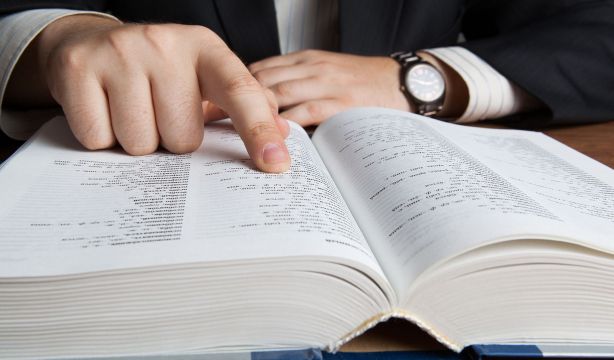 'Farlopa', 'bocachancla o 'braguetazo': las nuevas palabras del Diccionario español