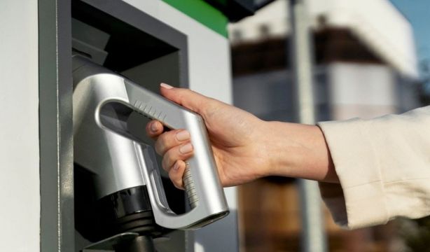 El Supremo avala instalar cargadores eléctricos en garajes sin permiso vecinal. Fuente: Europa Press.