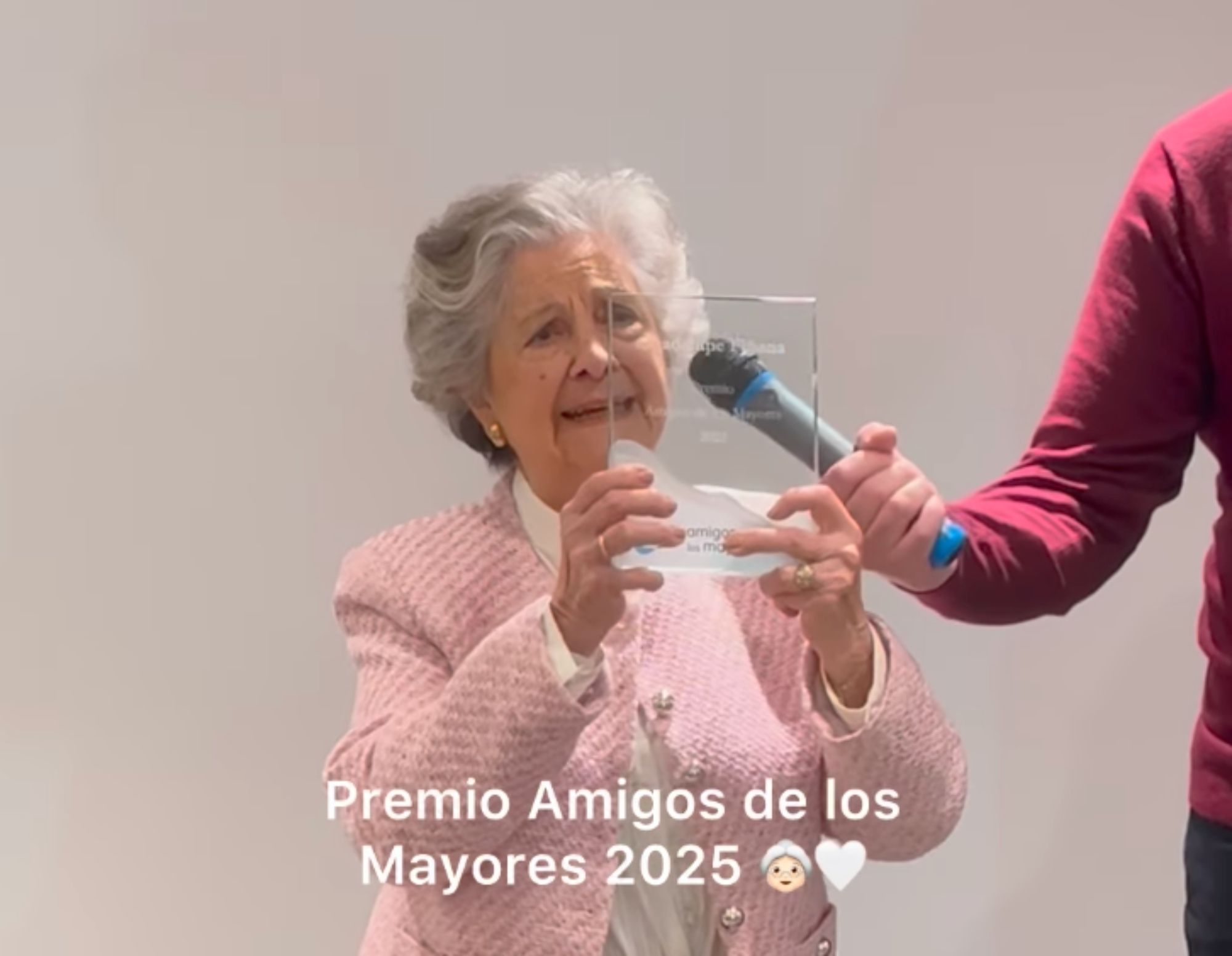 La 'Abuela de dragones' recibe el Premio Amigos de los Mayores 2025: "Los mayores importamos" (Fundación Amigos de los Mayores)