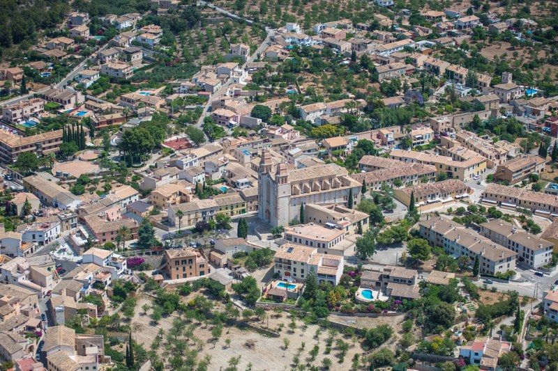 Este es el pueblo de España con más bares por habitante: un destino con playa, montaña y tradición