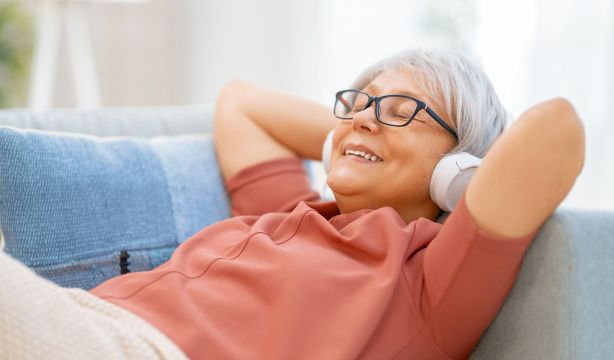 Descubren que la iluminación influye fuertemente en la experiencia al escuchar música