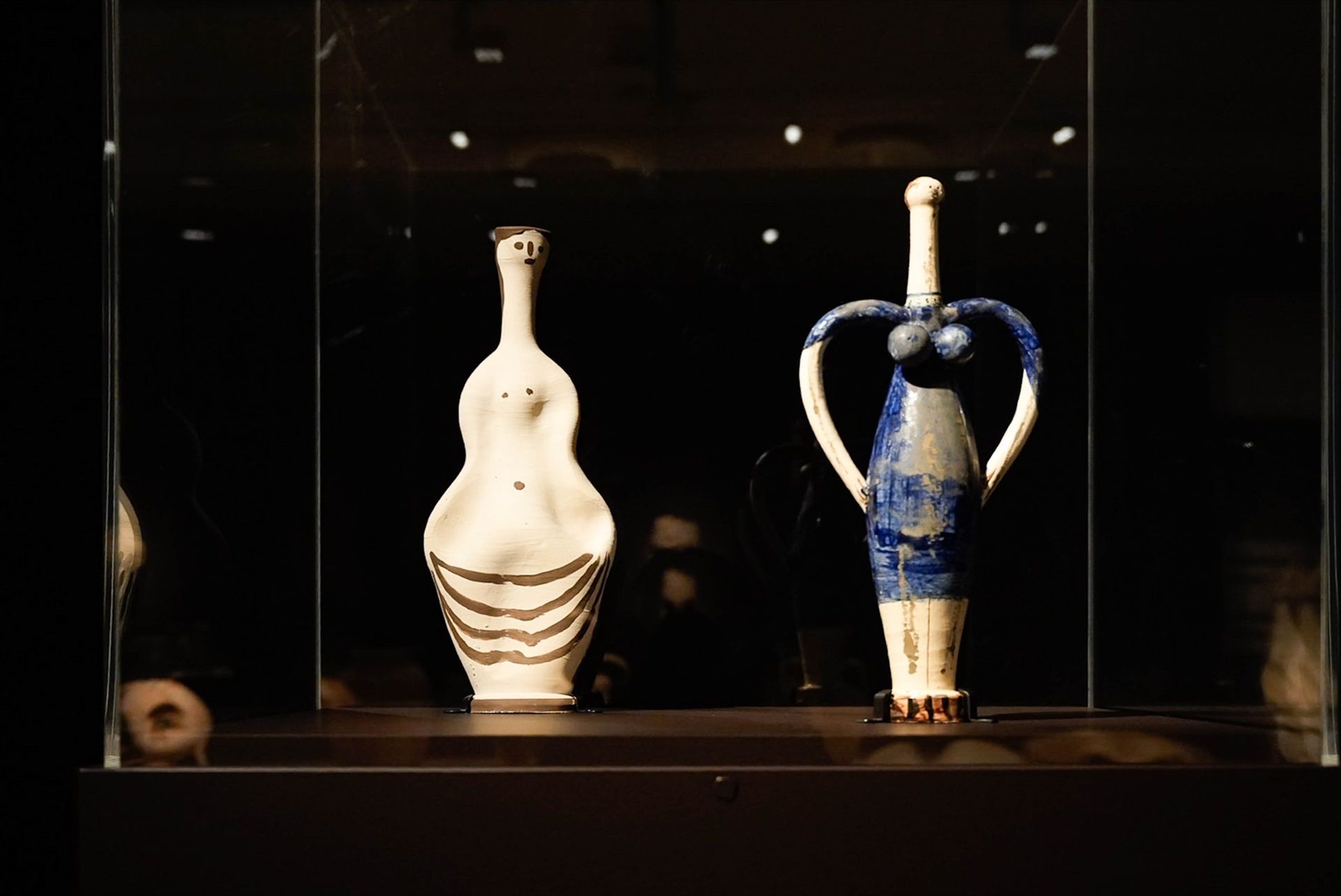 El Museo de Almería reúne la obra cerámica de Picasso y Barceló en la muestra 'Reflejos'