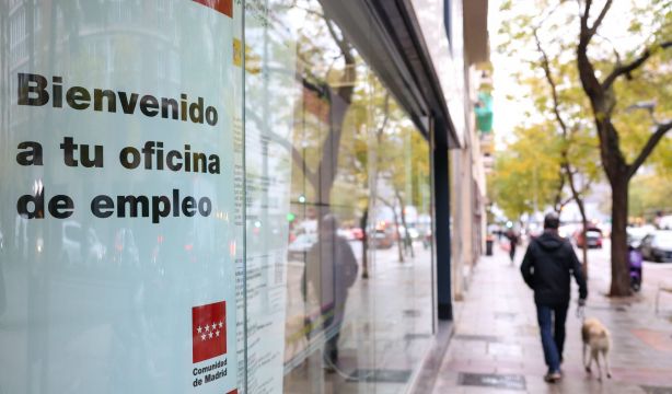 ¿Quién tiene más probabilidad de encontrar trabajo: los inactivos o los parados? ¿Quién tiene más probabilidad de encontrar trabajo: los inactivos o los parados?