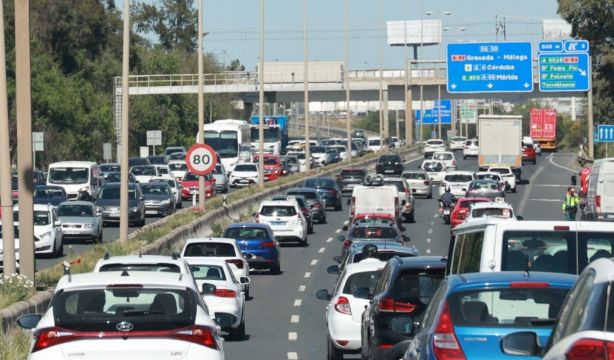 Bruselas da marcha atrás con los coches de combustión: se podrán vender más allá de 2035